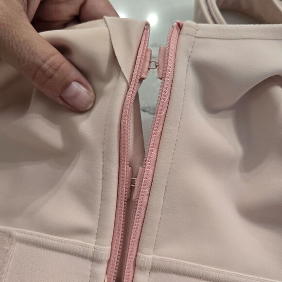 Shefit Women Ultimate Sports Bra With Adjustable Fit & Zip Front Closure SZ 1Lux - Picture 10 of 14